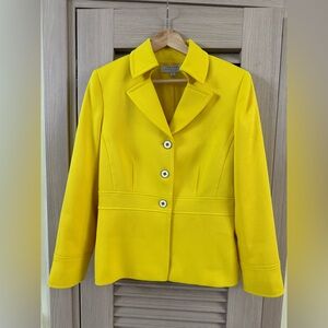 Tahari Arthur S.Levine Petite Yellow Blazer with Notched Lapel and Tailored Fit